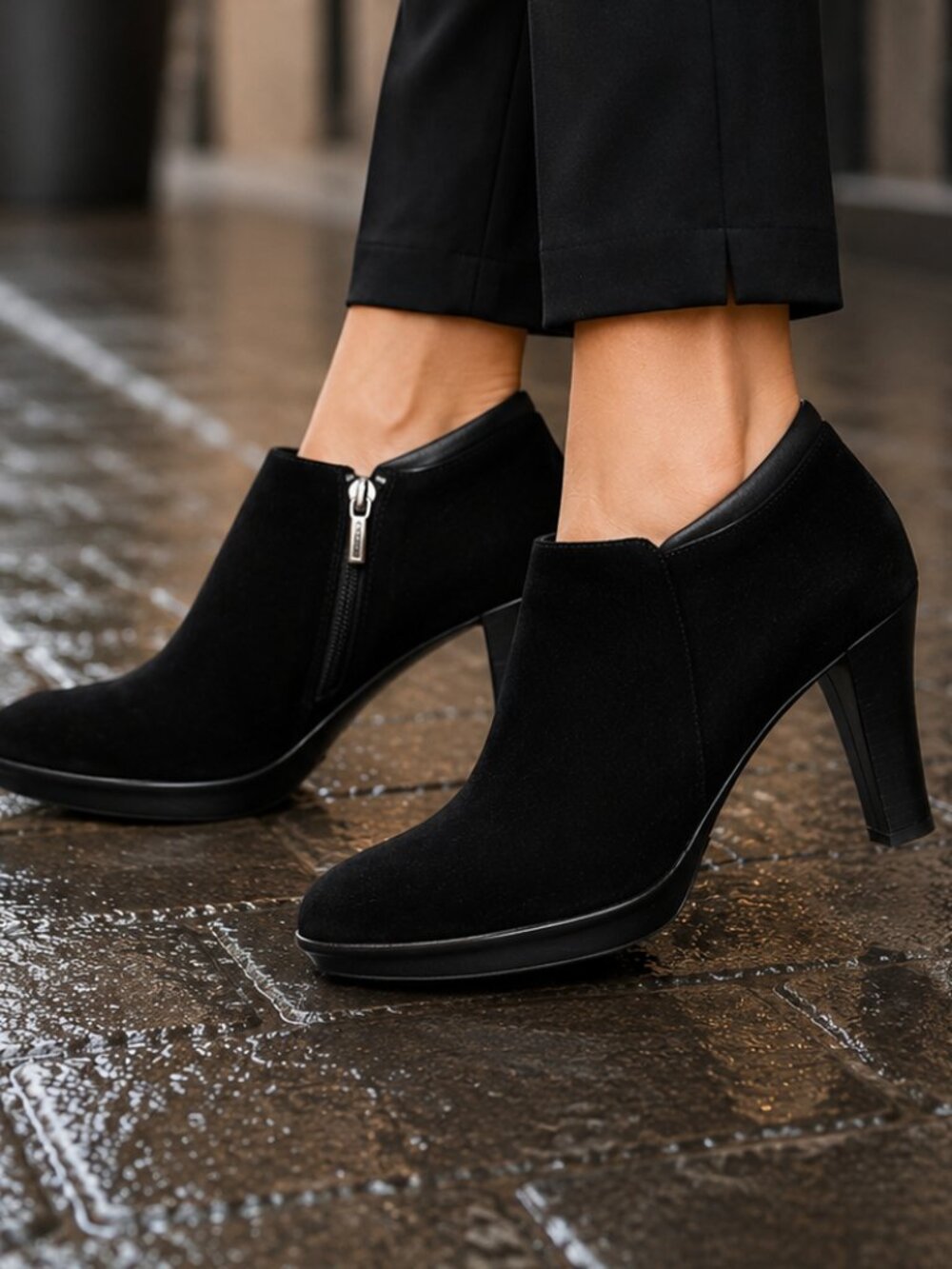 Aquatalia Ruby Weatherproof Suede Ankle Booties Black Heel Shoes 8